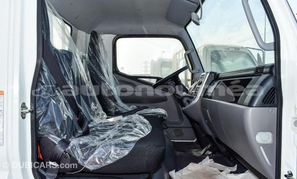 Buy Import Mitsubishi Carisma White Car in Import - Dubai in Iles Buy Import Mitsubishi Carisma White Car in Import - Dubai in Iles
