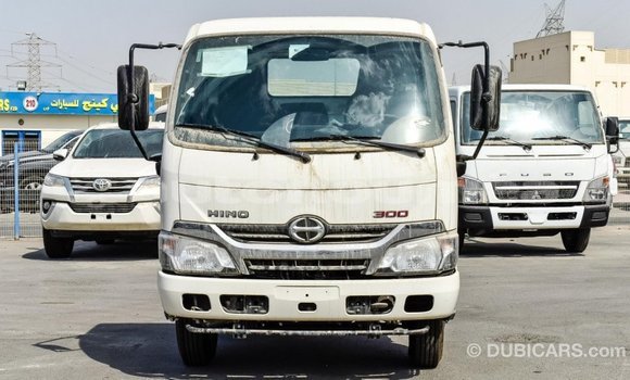 Buy Import Hino 300 Series White Truck in Import - Dubai in Iles Buy Import Hino 300 Series White Truck in Import - Dubai in Iles
