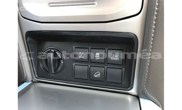 Acheter Import Voiture Toyota Prado Rouge à Import - Dubai, Iles Acheter Import Voiture Toyota Prado Rouge à Import - Dubai, Iles