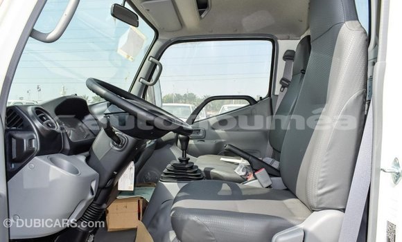 Buy Import Hino 300 Series White Truck in Import - Dubai in Iles Buy Import Hino 300 Series White Truck in Import - Dubai in Iles