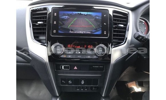 Acheter Import Voiture Mitsubishi i Bleu à Import - Dubai, Iles Acheter Import Voiture Mitsubishi i Bleu à Import - Dubai, Iles