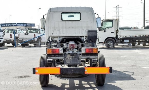Buy Import Hino 300 Series White Truck in Import - Dubai in Iles Buy Import Hino 300 Series White Truck in Import - Dubai in Iles