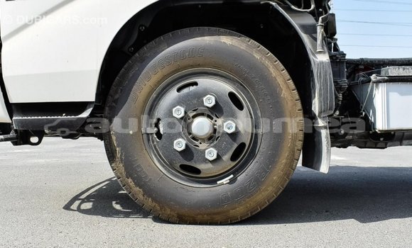 Buy Import Hino 300 Series White Truck in Import - Dubai in Iles Buy Import Hino 300 Series White Truck in Import - Dubai in Iles