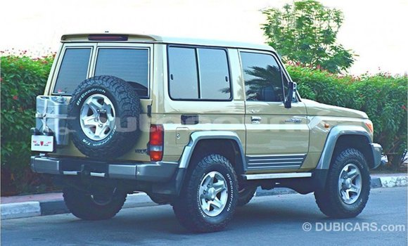 Buy Import Toyota Land Cruiser Beige Car in Import - Dubai in Iles Buy Import Toyota Land Cruiser Beige Car in Import - Dubai in Iles
