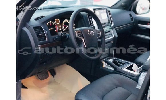 Buy Import Toyota DA Black Truck in Import - Dubai in Iles Buy Import Toyota DA Black Truck in Import - Dubai in Iles