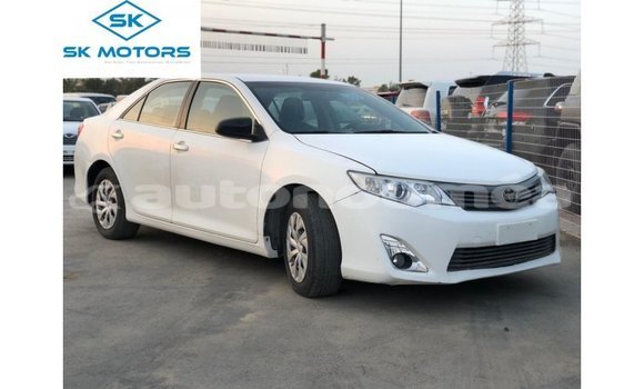Buy Import Toyota Camry White Car in Import - Dubai in Iles Buy Import Toyota Camry White Car in Import - Dubai in Iles
