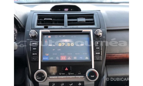 Acheter Import Voiture Toyota Camry Blanc à Import - Dubai, Iles Acheter Import Voiture Toyota Camry Blanc à Import - Dubai, Iles