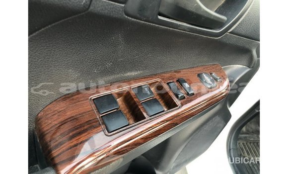 Acheter Import Voiture Toyota Camry Blanc à Import - Dubai, Iles Acheter Import Voiture Toyota Camry Blanc à Import - Dubai, Iles