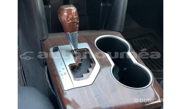 Acheter Import Voiture Toyota Camry Blanc à Import - Dubai, Iles Acheter Import Voiture Toyota Camry Blanc à Import - Dubai, Iles