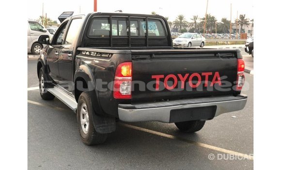 Acheter Import Voiture Toyota Hilux Noir à Import - Dubai, Iles Acheter Import Voiture Toyota Hilux Noir à Import - Dubai, Iles