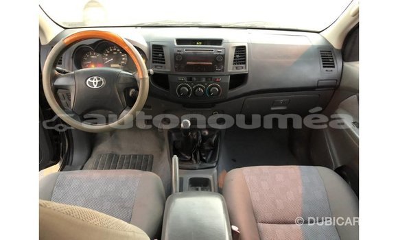 Acheter Import Voiture Toyota Hilux Noir à Import - Dubai, Iles Acheter Import Voiture Toyota Hilux Noir à Import - Dubai, Iles