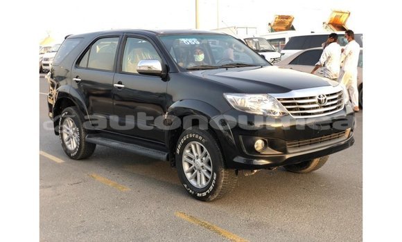Acheter Import Voiture Toyota Fortuner Noir à Import - Dubai, Iles Acheter Import Voiture Toyota Fortuner Noir à Import - Dubai, Iles