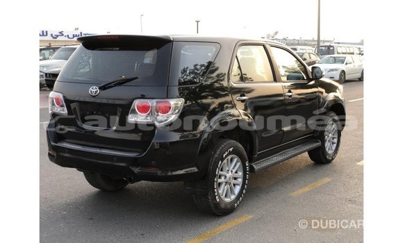 Acheter Import Voiture Toyota Fortuner Noir à Import - Dubai, Iles Acheter Import Voiture Toyota Fortuner Noir à Import - Dubai, Iles