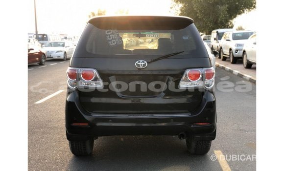 Acheter Import Voiture Toyota Fortuner Noir à Import - Dubai, Iles Acheter Import Voiture Toyota Fortuner Noir à Import - Dubai, Iles