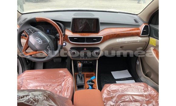 Buy Import Hyundai Tucson White Car in Import - Dubai in Iles Buy Import Hyundai Tucson White Car in Import - Dubai in Iles