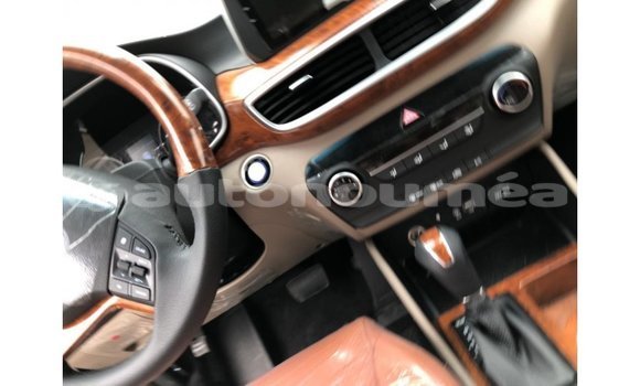 Buy Import Hyundai Tucson White Car in Import - Dubai in Iles Buy Import Hyundai Tucson White Car in Import - Dubai in Iles