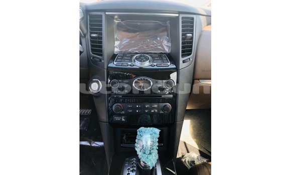 Acheter Import Voiture Infiniti Q Noir à Import - Dubai, Iles Acheter Import Voiture Infiniti Q Noir à Import - Dubai, Iles