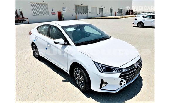 Buy Import Hyundai Elantra White Car in Import - Dubai in Iles Buy Import Hyundai Elantra White Car in Import - Dubai in Iles