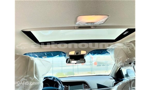 Buy Import Hyundai Elantra White Car in Import - Dubai in Iles Buy Import Hyundai Elantra White Car in Import - Dubai in Iles