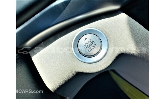 Buy Import Hyundai Elantra White Car in Import - Dubai in Iles Buy Import Hyundai Elantra White Car in Import - Dubai in Iles