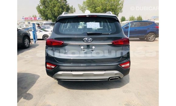 Acheter Import Voiture Hyundai Santa Fe Vert à Import - Dubai, Iles Acheter Import Voiture Hyundai Santa Fe Vert à Import - Dubai, Iles