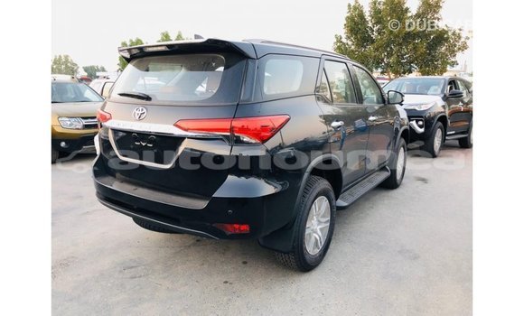 Acheter Import Voiture Toyota Fortuner Noir à Import - Dubai, Iles Acheter Import Voiture Toyota Fortuner Noir à Import - Dubai, Iles