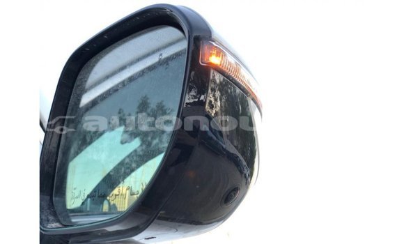 Acheter Import Voiture Kia Carens Blanc à Import - Dubai, Iles Acheter Import Voiture Kia Carens Blanc à Import - Dubai, Iles