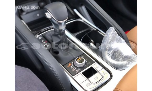 Acheter Import Voiture Kia Carens Blanc à Import - Dubai, Iles Acheter Import Voiture Kia Carens Blanc à Import - Dubai, Iles