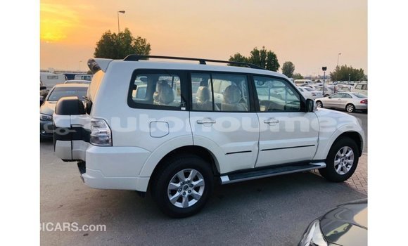 Buy Import Mitsubishi Pajero White Car in Import - Dubai in Iles Buy Import Mitsubishi Pajero White Car in Import - Dubai in Iles