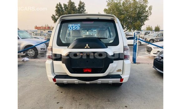 Buy Import Mitsubishi Pajero White Car in Import - Dubai in Iles Buy Import Mitsubishi Pajero White Car in Import - Dubai in Iles