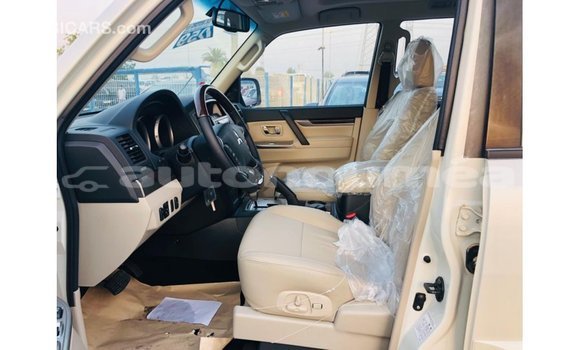Buy Import Mitsubishi Pajero White Car in Import - Dubai in Iles Buy Import Mitsubishi Pajero White Car in Import - Dubai in Iles