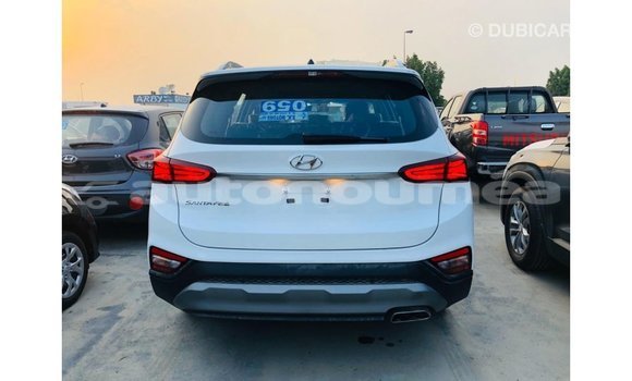 Buy Import Hyundai Santa Fe White Car in Import - Dubai in Iles Buy Import Hyundai Santa Fe White Car in Import - Dubai in Iles