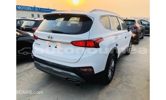Buy Import Hyundai Santa Fe White Car in Import - Dubai in Iles Buy Import Hyundai Santa Fe White Car in Import - Dubai in Iles