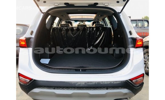 Buy Import Hyundai Santa Fe White Car in Import - Dubai in Iles Buy Import Hyundai Santa Fe White Car in Import - Dubai in Iles
