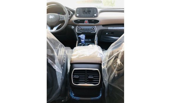 Buy Import Hyundai Santa Fe White Car in Import - Dubai in Iles Buy Import Hyundai Santa Fe White Car in Import - Dubai in Iles