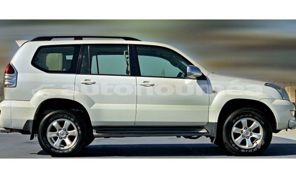Buy Import Toyota Prado White Car in Import - Dubai in Iles Buy Import Toyota Prado White Car in Import - Dubai in Iles