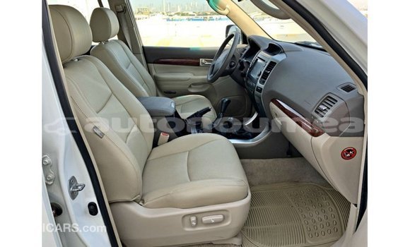 Buy Import Toyota Prado White Car in Import - Dubai in Iles Buy Import Toyota Prado White Car in Import - Dubai in Iles
