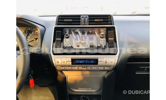 Acheter Import Voiture Toyota Prado Noir à Import - Dubai, Iles Acheter Import Voiture Toyota Prado Noir à Import - Dubai, Iles