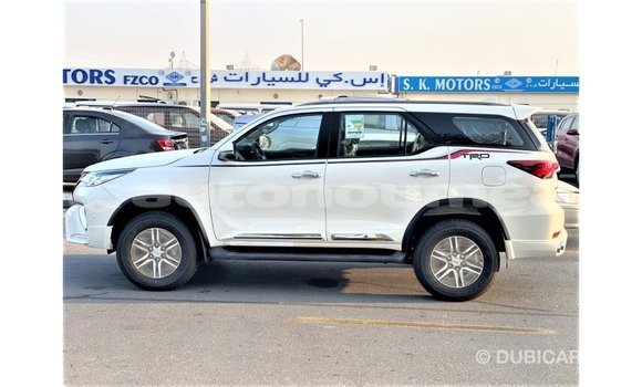Buy Import Toyota Fortuner White Car in Import - Dubai in Iles Buy Import Toyota Fortuner White Car in Import - Dubai in Iles