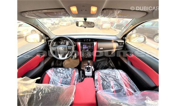 Buy Import Toyota Fortuner White Car in Import - Dubai in Iles Buy Import Toyota Fortuner White Car in Import - Dubai in Iles