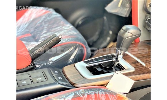 Buy Import Toyota Fortuner White Car in Import - Dubai in Iles Buy Import Toyota Fortuner White Car in Import - Dubai in Iles