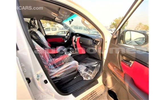 Buy Import Toyota Fortuner White Car in Import - Dubai in Iles Buy Import Toyota Fortuner White Car in Import - Dubai in Iles
