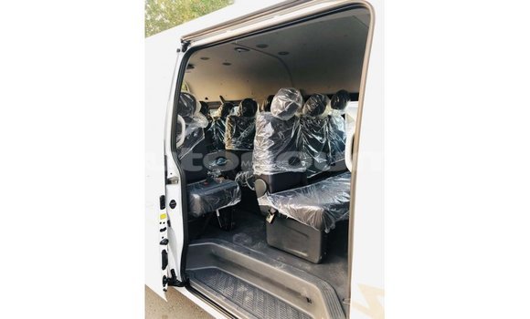 Buy Import Foton Forland White Truck in Import - Dubai in Iles Buy Import Foton Forland White Truck in Import - Dubai in Iles