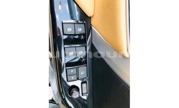 Acheter Import Voiture Toyota Fortuner Noir à Import - Dubai, Iles Acheter Import Voiture Toyota Fortuner Noir à Import - Dubai, Iles