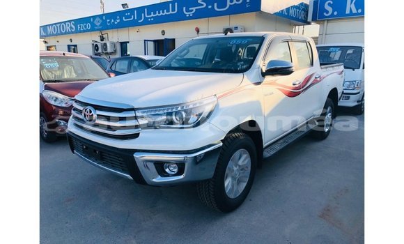 Acheter Import Voiture Toyota Hilux Blanc à Import - Dubai, Iles