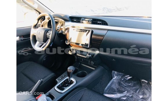 Acheter Import Voiture Toyota Hilux Blanc à Import - Dubai, Iles Acheter Import Voiture Toyota Hilux Blanc à Import - Dubai, Iles