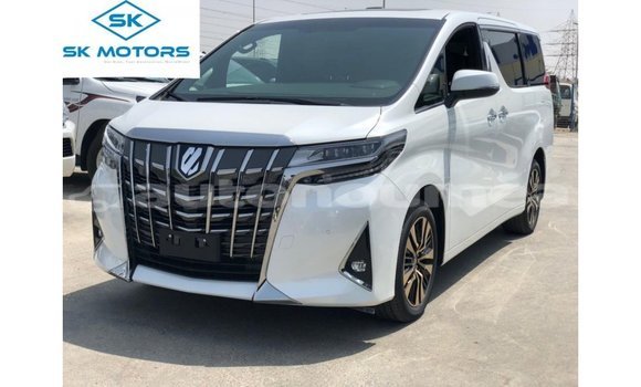 Buy Import Toyota Alphard White Car in Import - Dubai in Iles Buy Import Toyota Alphard White Car in Import - Dubai in Iles