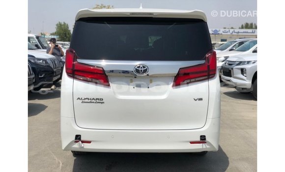 Acheter Import Voiture Toyota Alphard Blanc à Import - Dubai, Iles Acheter Import Voiture Toyota Alphard Blanc à Import - Dubai, Iles