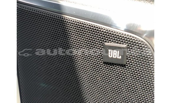 Acheter Import Voiture Toyota Alphard Blanc à Import - Dubai, Iles Acheter Import Voiture Toyota Alphard Blanc à Import - Dubai, Iles