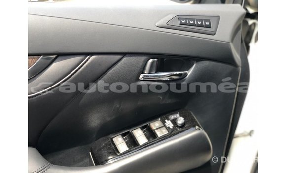 Acheter Import Voiture Toyota Alphard Blanc à Import - Dubai, Iles Acheter Import Voiture Toyota Alphard Blanc à Import - Dubai, Iles